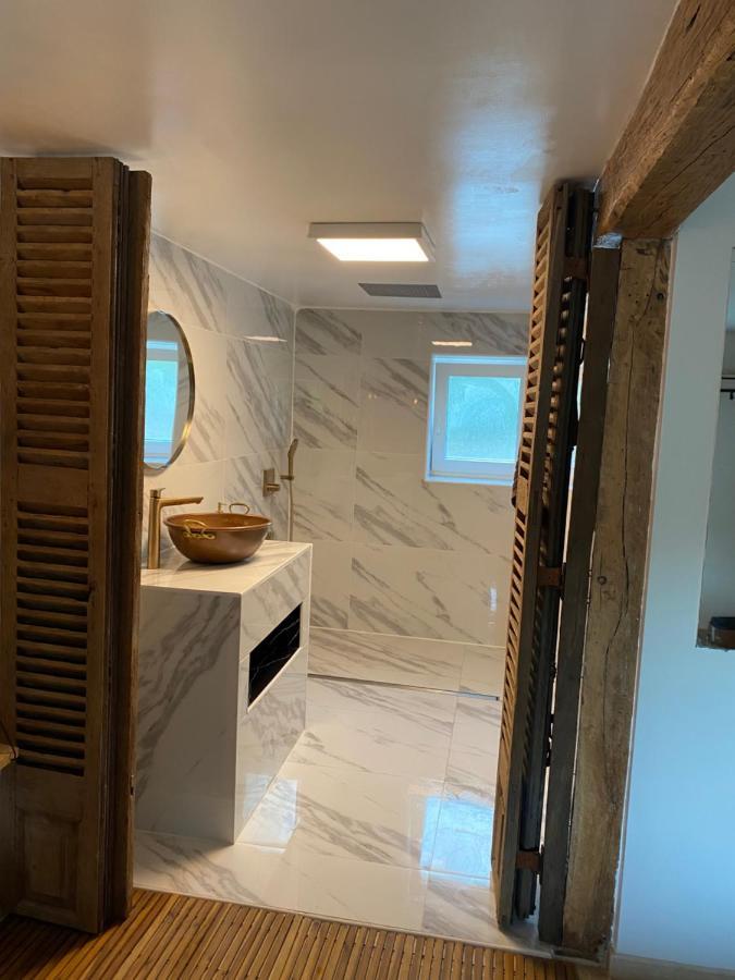 Suite De Charme : Les Crenees Oteppe Exterior photo